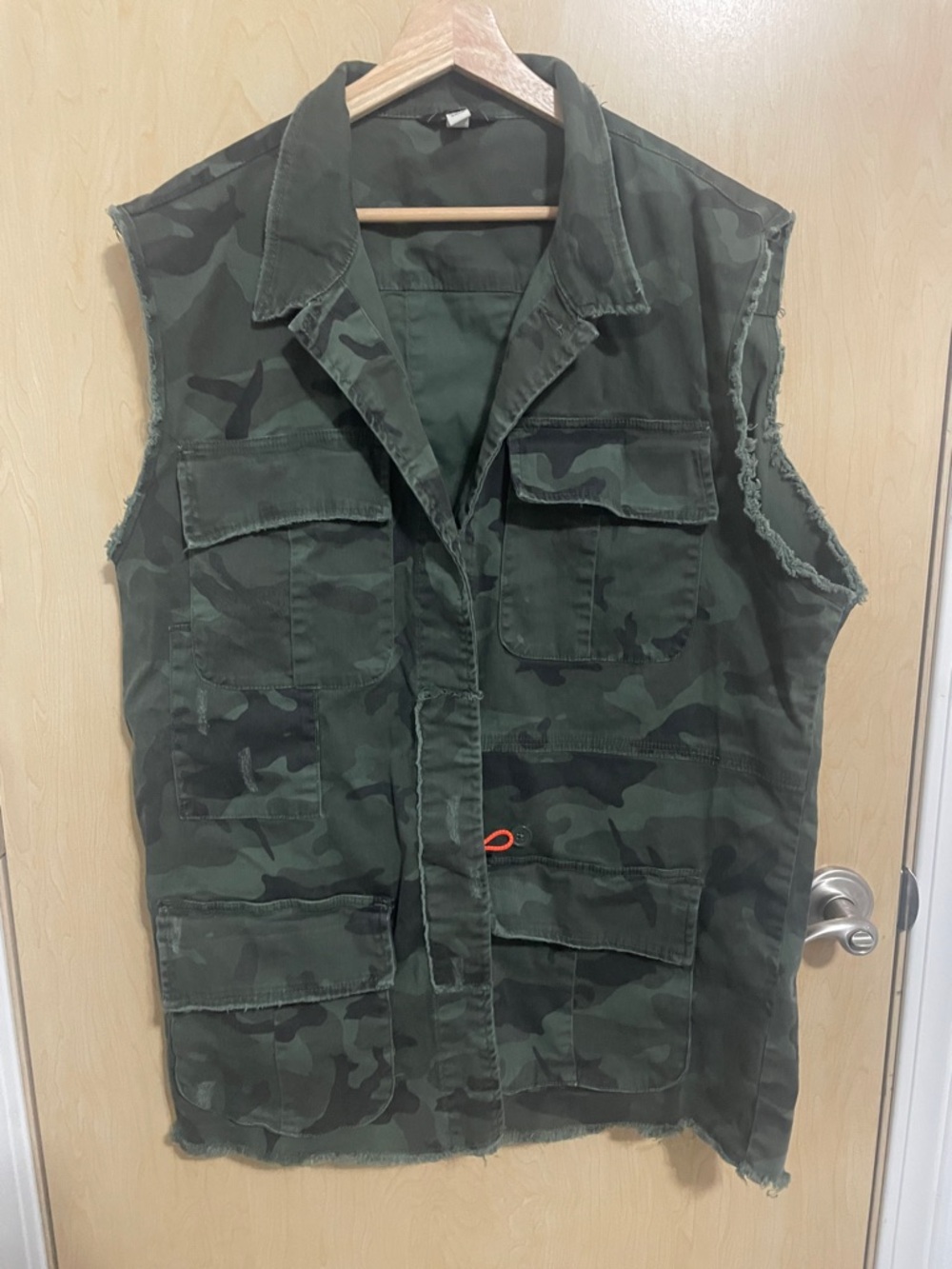Supplies Women’s Sleeveless Camo Button-Down Shirt Vest - XL